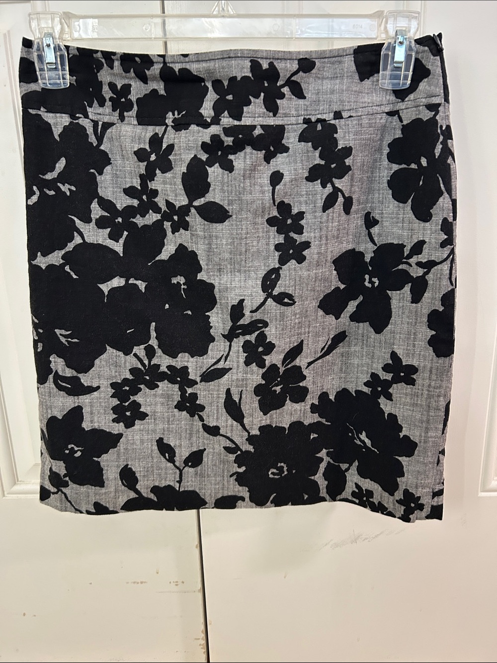 Ann Taylor Black Floral Print Pencil Skirt - Women